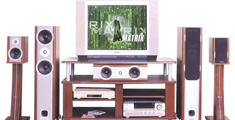 傳統(tǒng)家庭影院