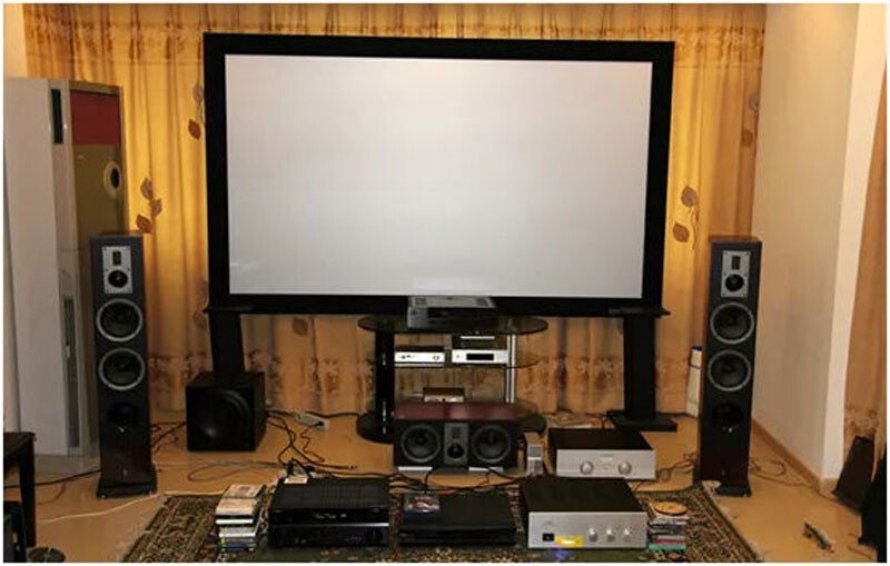 傳統(tǒng)家庭影院