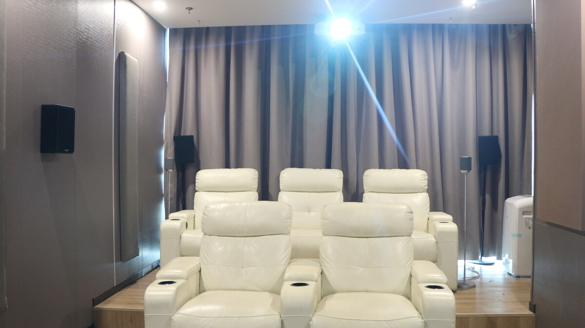 英嘉尼家庭影院設(shè)備