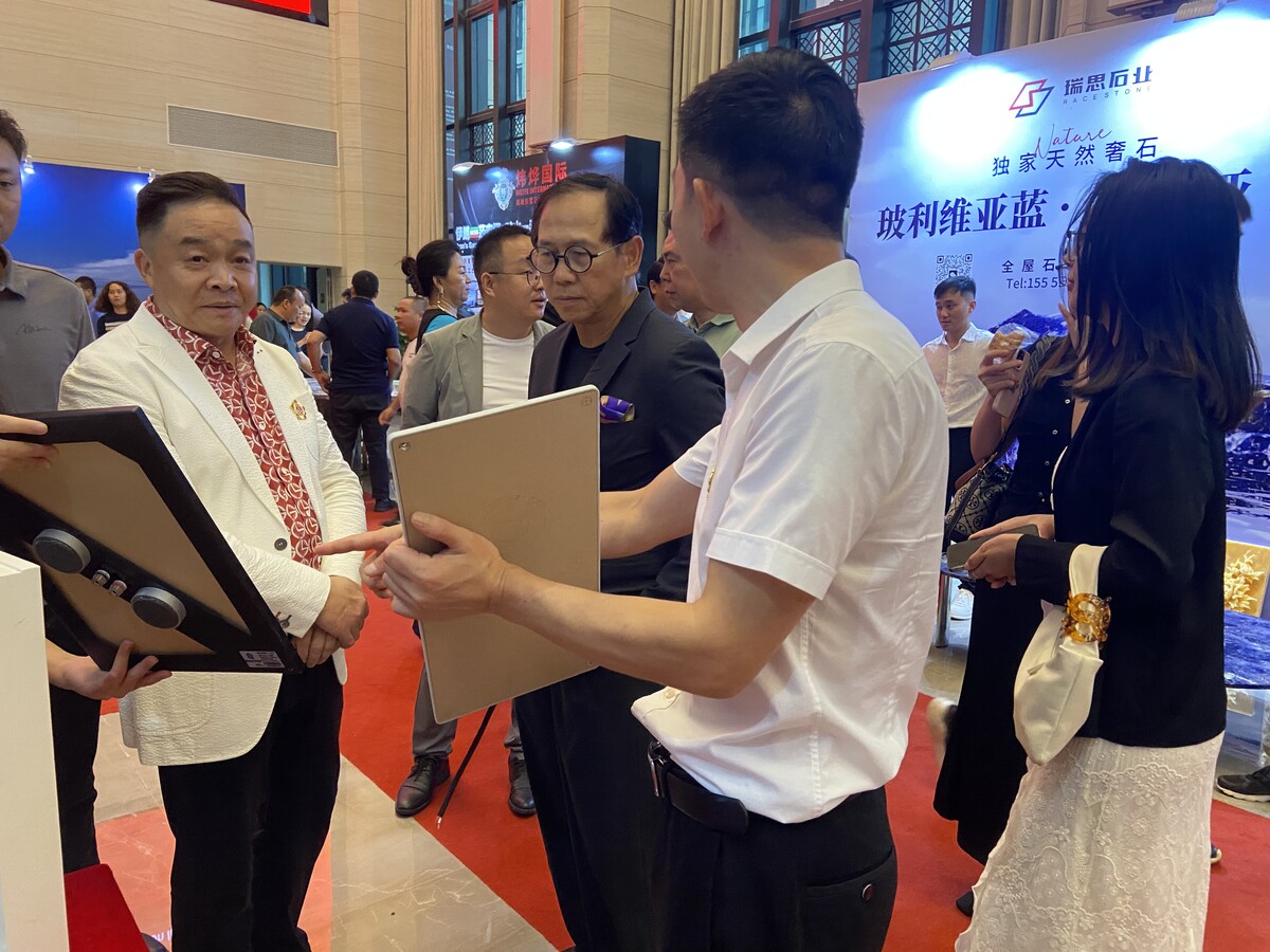 深圳市室內(nèi)設(shè)計(jì)師協(xié)會(huì)趙會(huì)長(zhǎng)