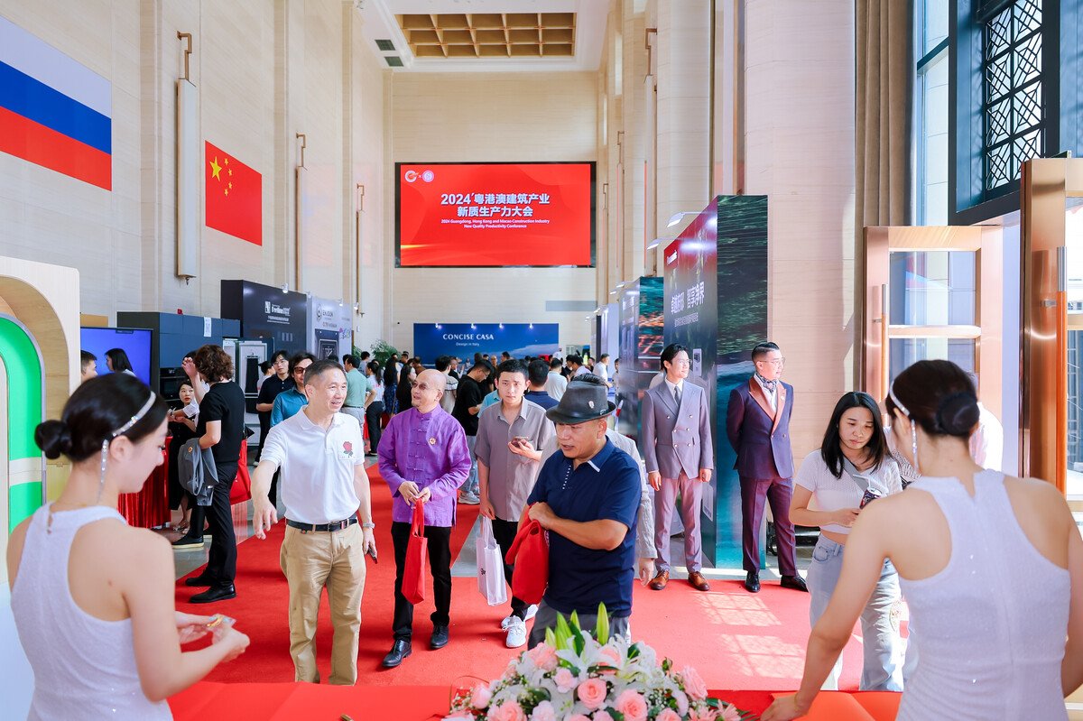 深圳市室內(nèi)設(shè)計(jì)師協(xié)會(huì)20周年慶典展出現(xiàn)場(chǎng)