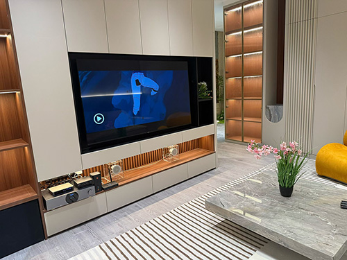 <b>客廳娛樂新潮流：在家解鎖影院級影音盛宴！</b>